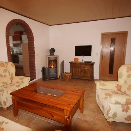 Апартаменты Ferienhaus Alte Schmiede Крумхёрн